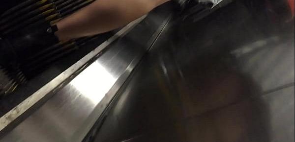  NYC Subway upskirt voyer Part 2